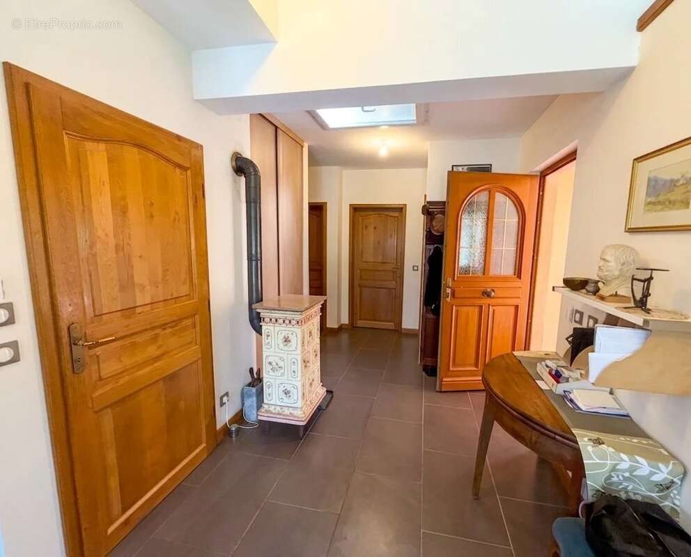 Maison à BESSE-SUR-ISSOLE