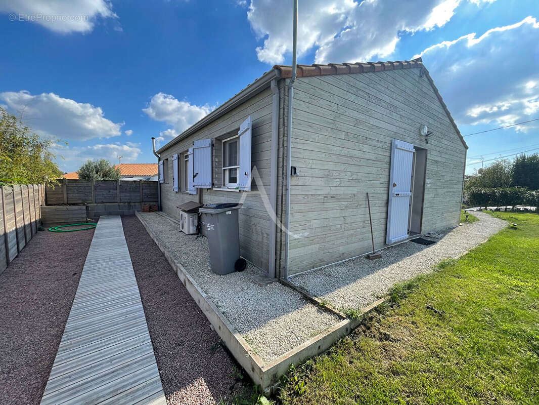Maison Saint Hilaire La Foret 3 pièce(s) 60 m2 - photo 3
