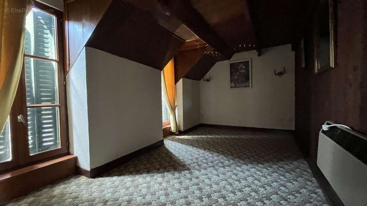 Maison à DRACY-SAINT-LOUP