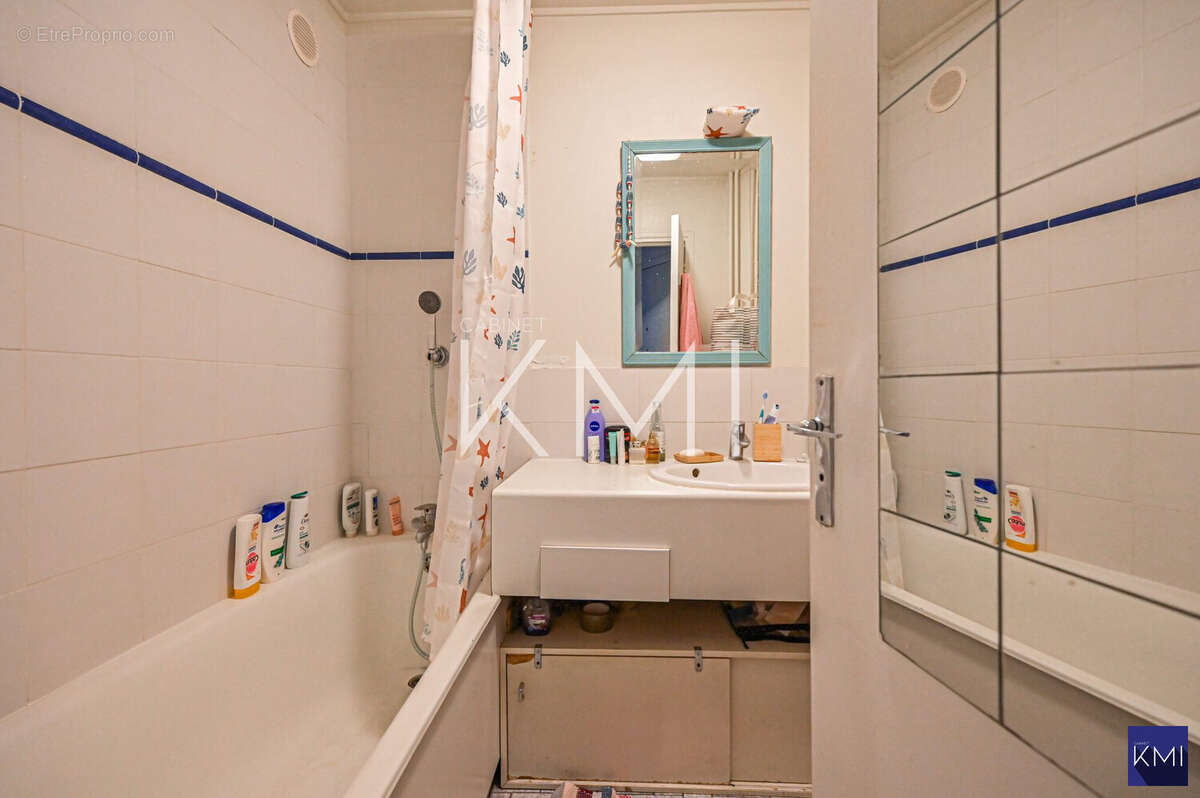 Appartement à PARIS-20E