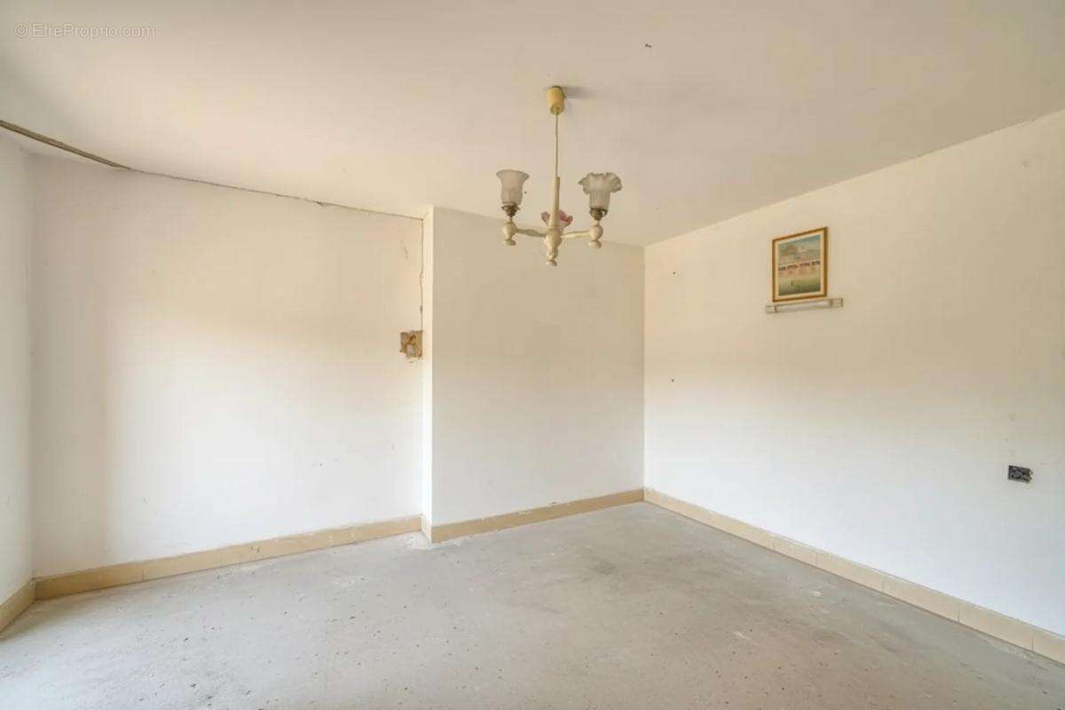 Maison de 8 pièces de 244 m² à Saint-Sever-de-Saintonge - photo 13