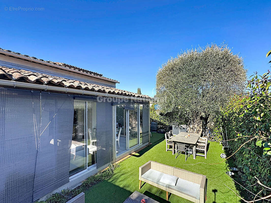 Maison à MANDELIEU-LA-NAPOULE