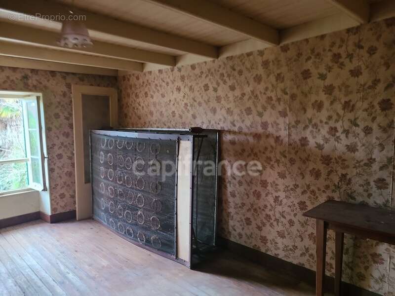 Maison à rénover avec dépendances NACHAMPS (17) - photo 11