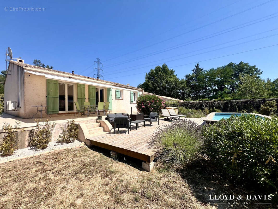 Maison 77 m² à Bagnols-En-Foret  - photo 2