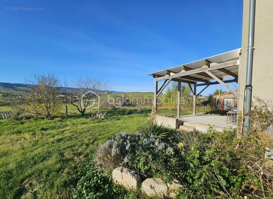 Maison à SAINT-JEAN-SAINT-MAURICE-SUR-LOIRE