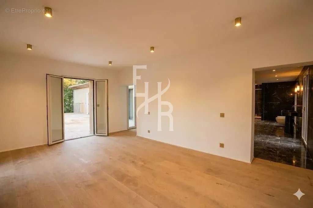 Maison à MOUGINS
