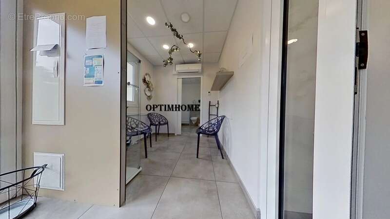 Commerce à TUCQUEGNIEUX