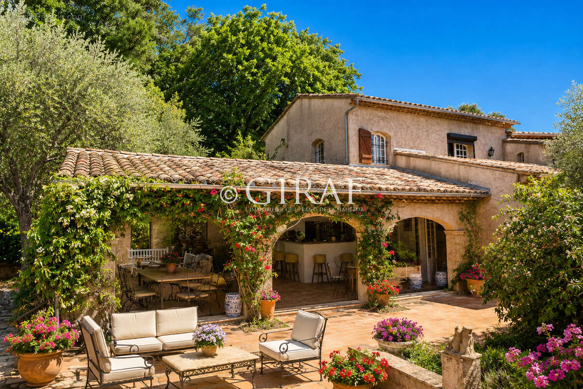Maison à TOURRETTES-SUR-LOUP