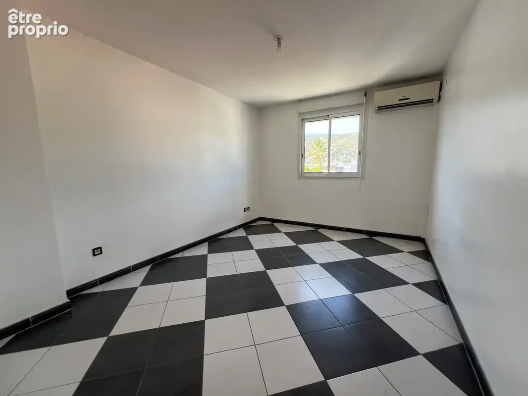 Appartement 56 m² à Saint-Paul  - photo 3