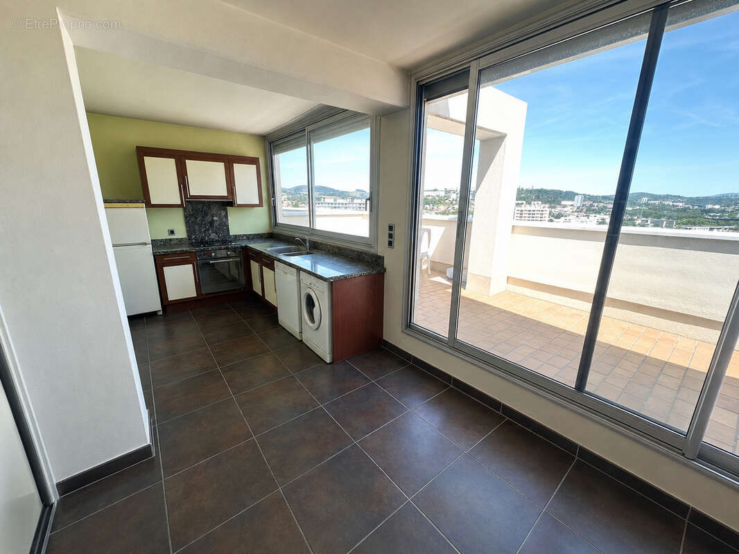 Appartement à SAINT-ETIENNE