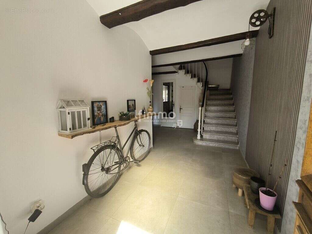 Grande maison vigneronne avec piscine, gîte et dépendances - photo 7