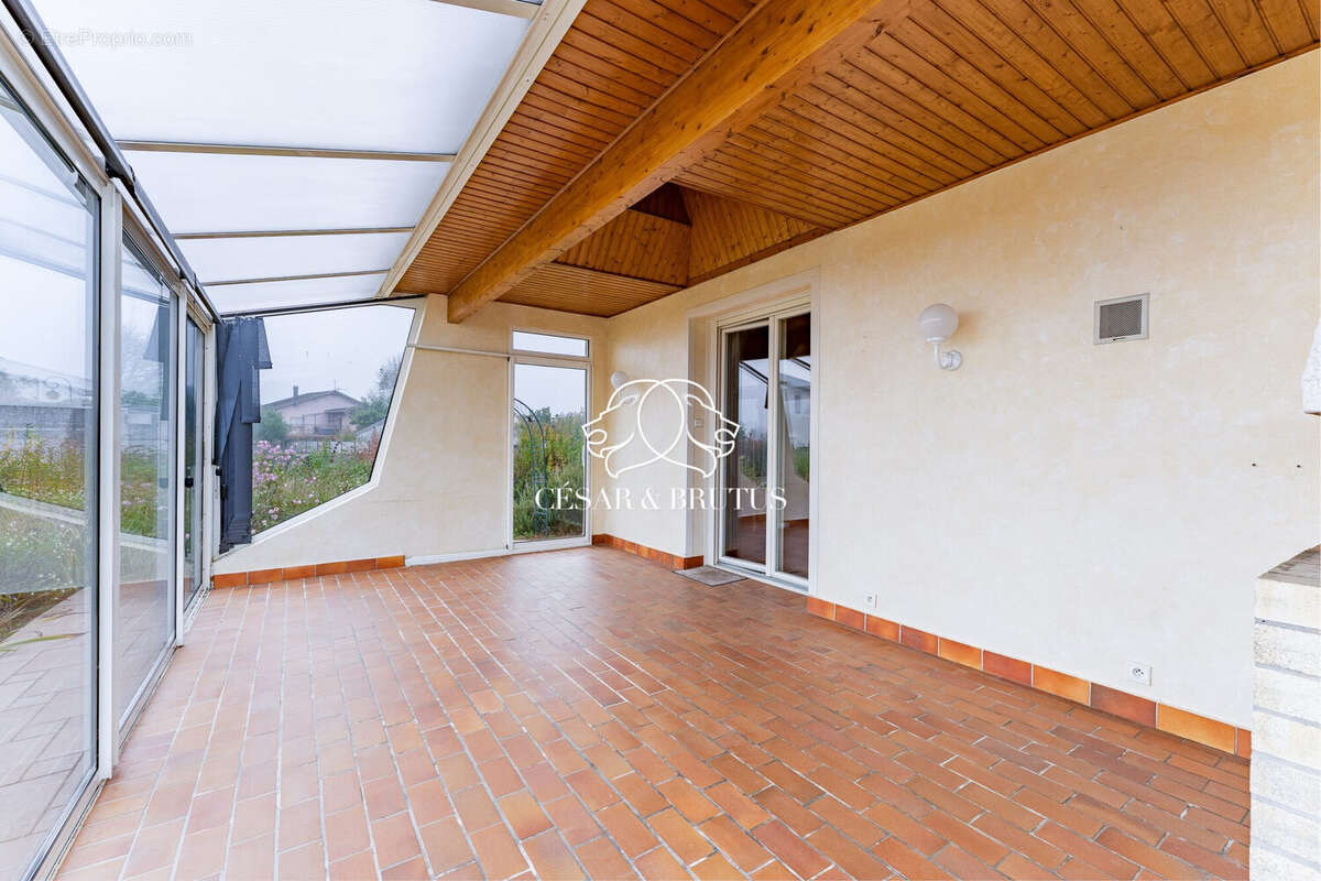 Maison 5 pièces 130 m² à vendre à Bressolles (01360) - photo 2