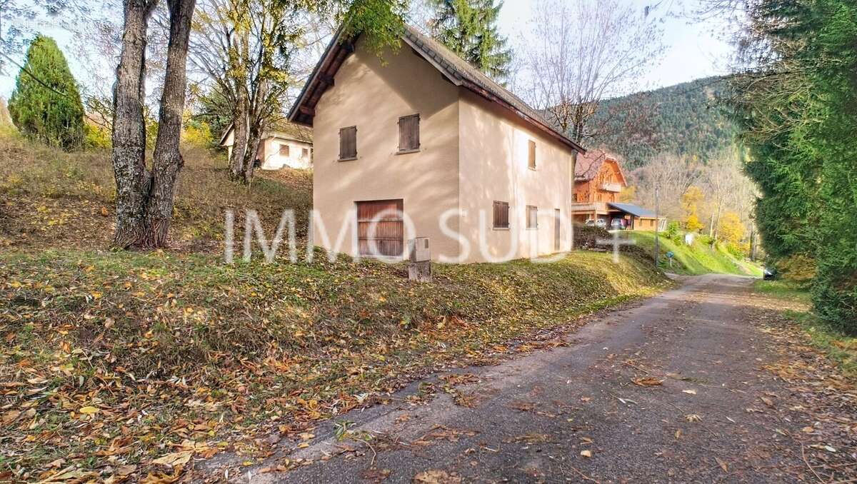 Maison à CHATEAU-BERNARD