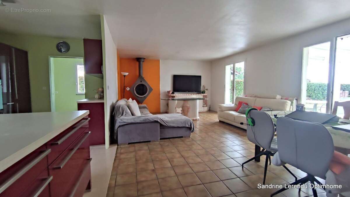 BARENTIN – Maison familiale de plain-pied, 5 chambres, toiture récente et jardin paysager - photo 5
