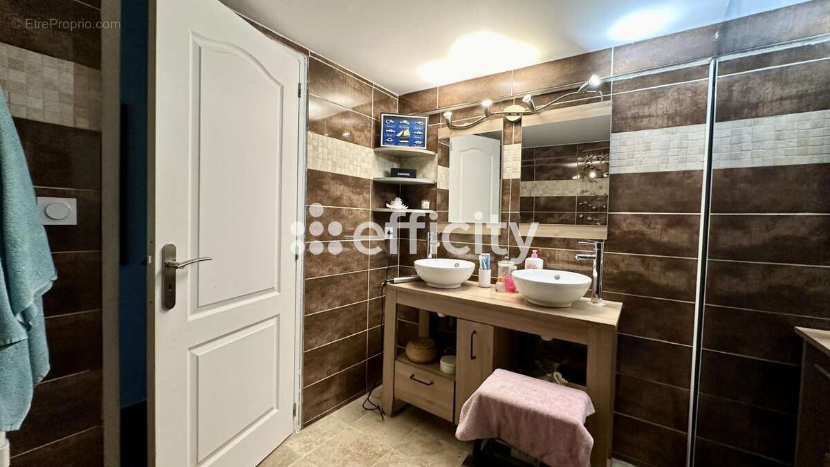 Maison à COURTHEZON