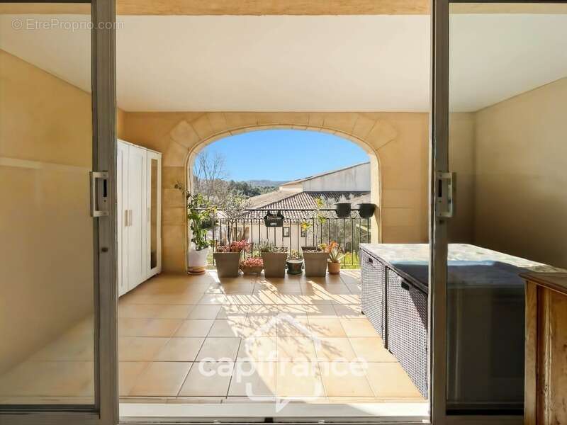 Appartement à MALLEMORT