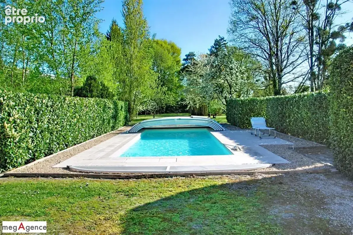Proche du centre ville avec parc et piscine - photo 2