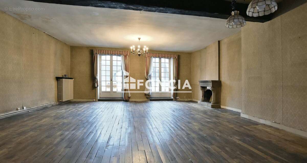 Maison à DOL-DE-BRETAGNE