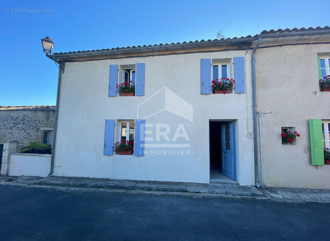 Maison à VILLEFRANCHE-DE-LONCHAT