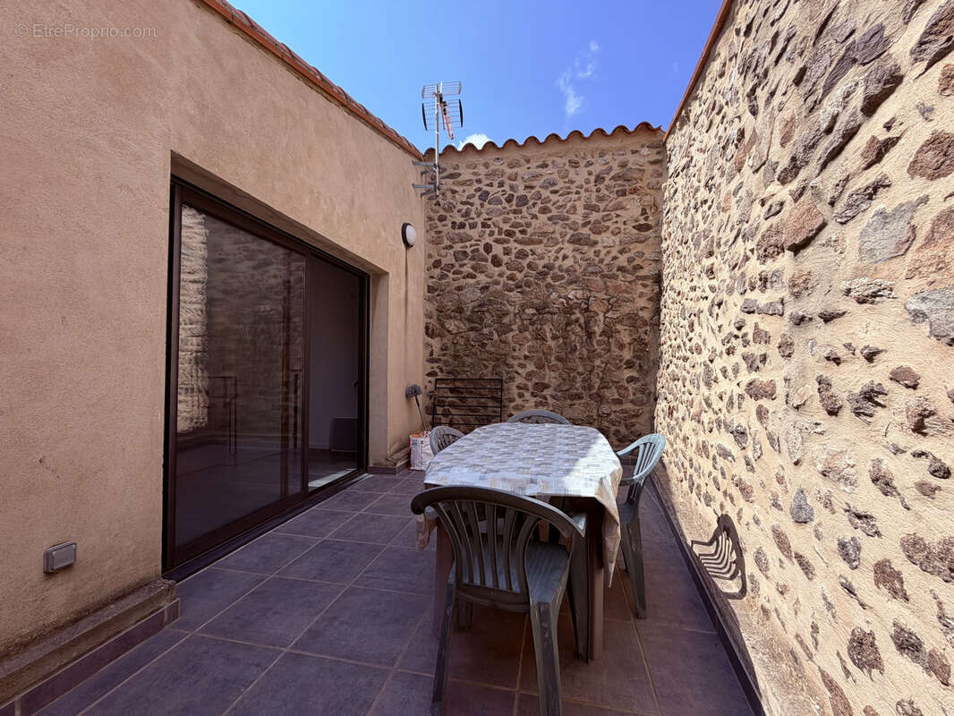 Maison entièrement rénovée avec terrasse - photo 11