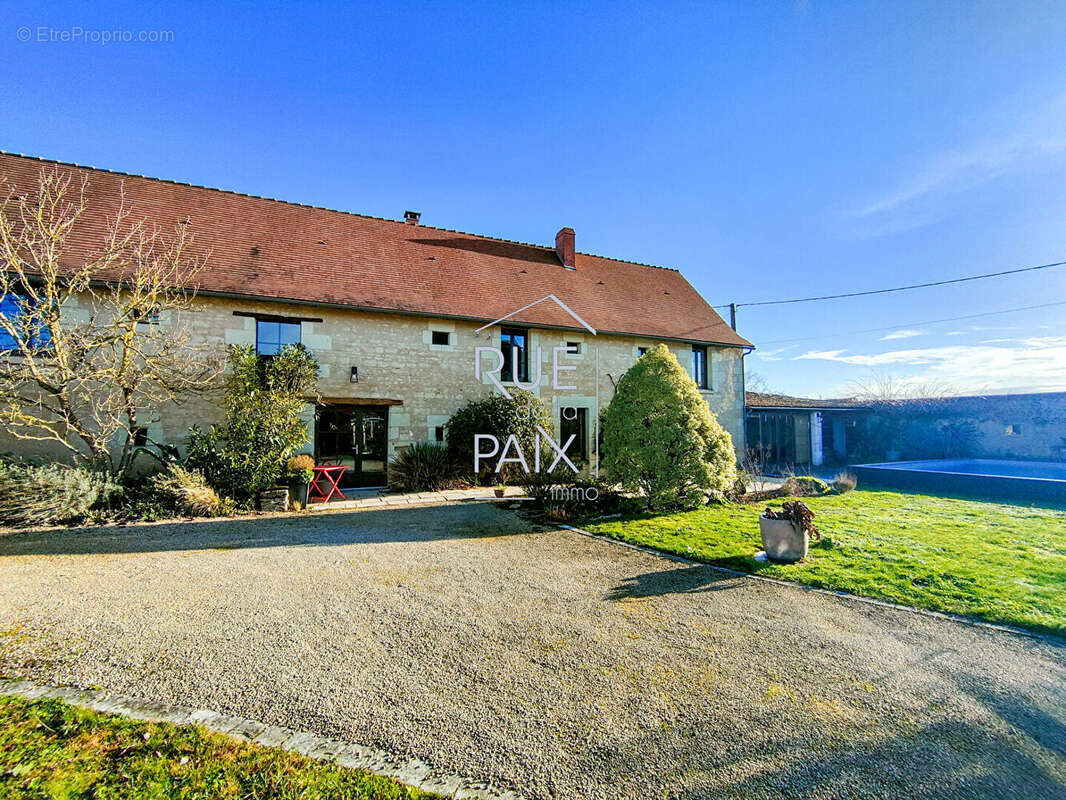 Maison à SAINT-GENEST-D'AMBIERE