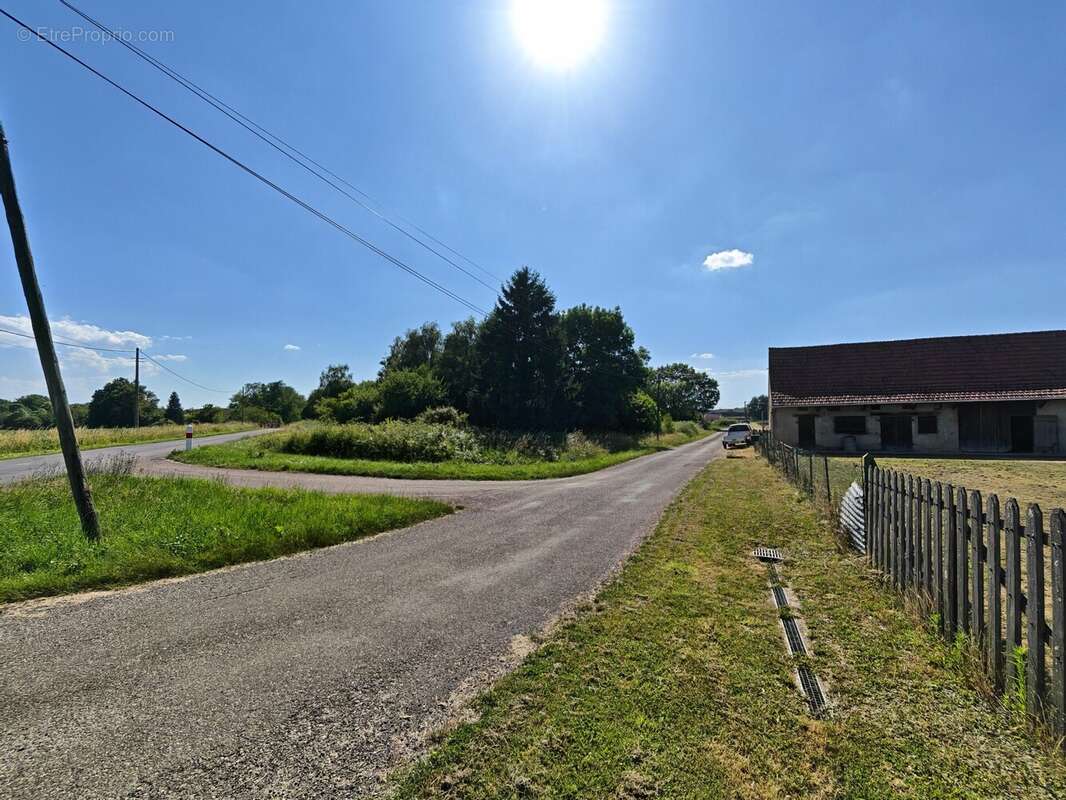 Maison 80 m² à Saint-Etienne-En-Bresse  - photo 9