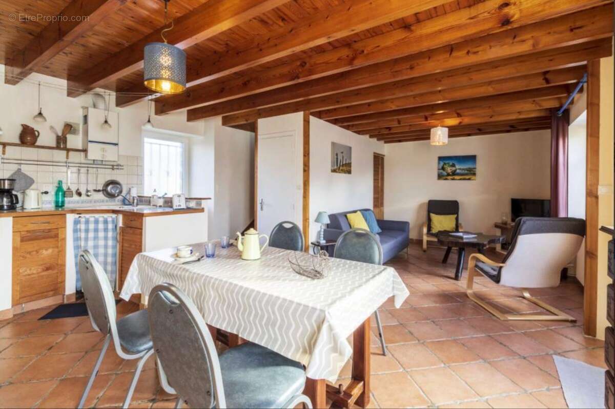 LANVEOC-  Ensemble immobilier  composé de trois maisons au cœur d’un hameau de campagne - photo 3