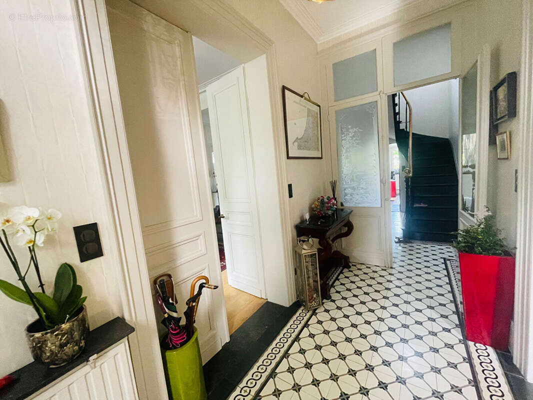 Maison  300 m2 - photo 3