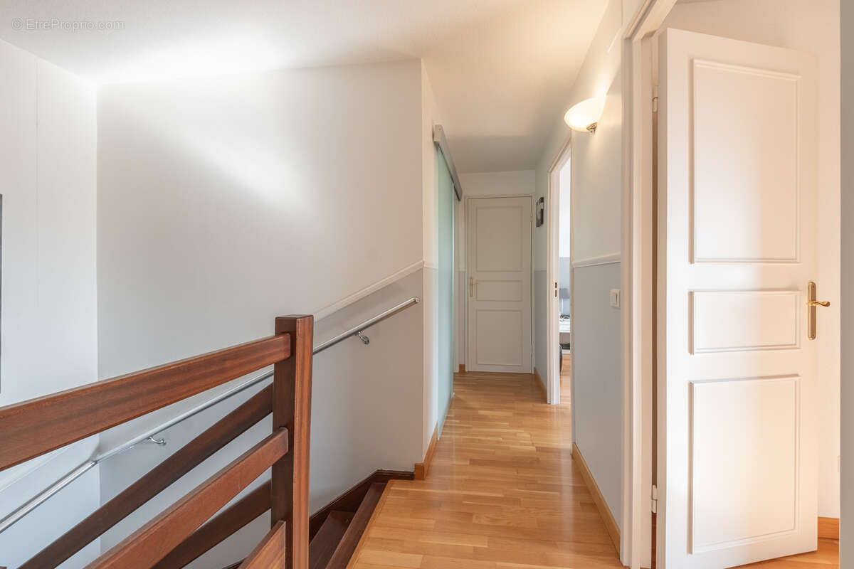 Maison 108 m2   4 chambres   coin-lès-cuvry (57420) - photo 11