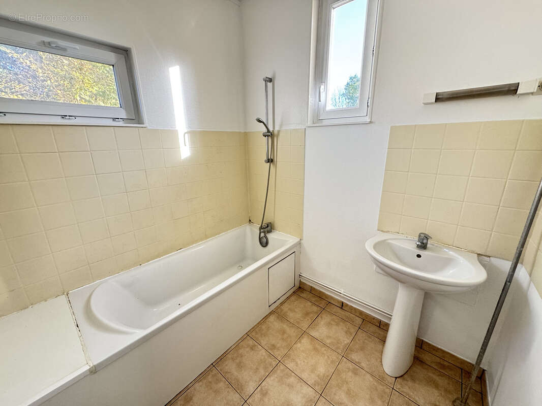 Maison à FONTAINE-LE-DUN