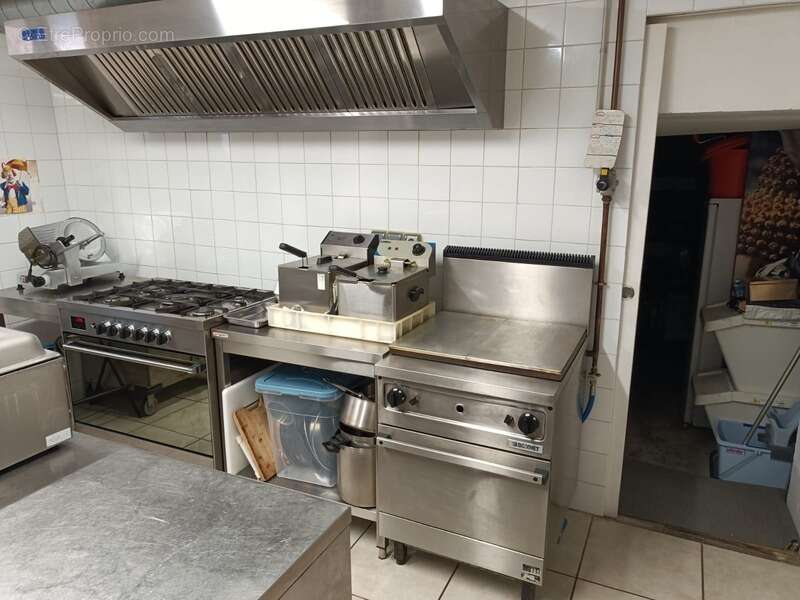 Commerce à AIGUEPERSE