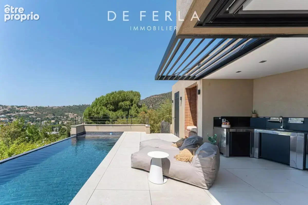Lavandou - Villa contemporaine 2024 avec vue mer panoramique – À quelques pas de la plage - photo 30