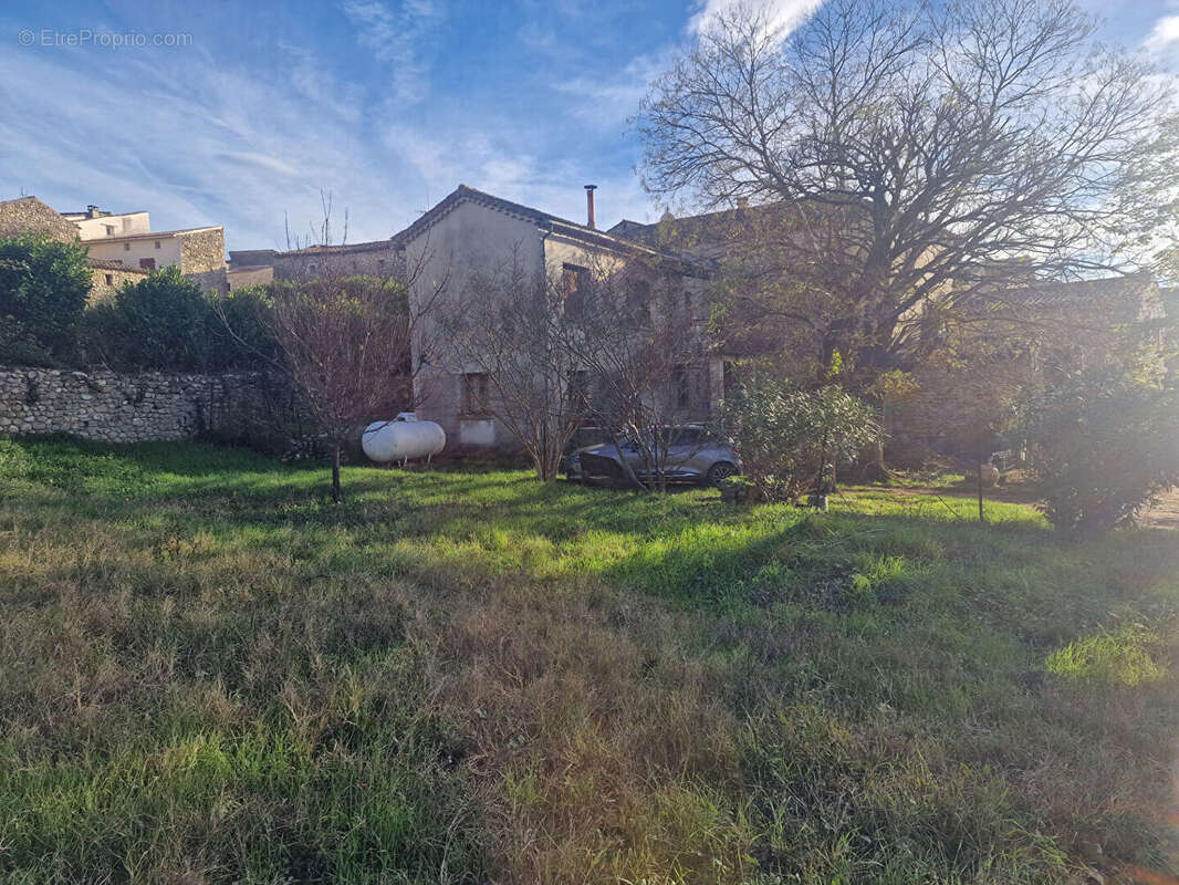 Maison à SAINT-VICTOR-DE-MALCAP