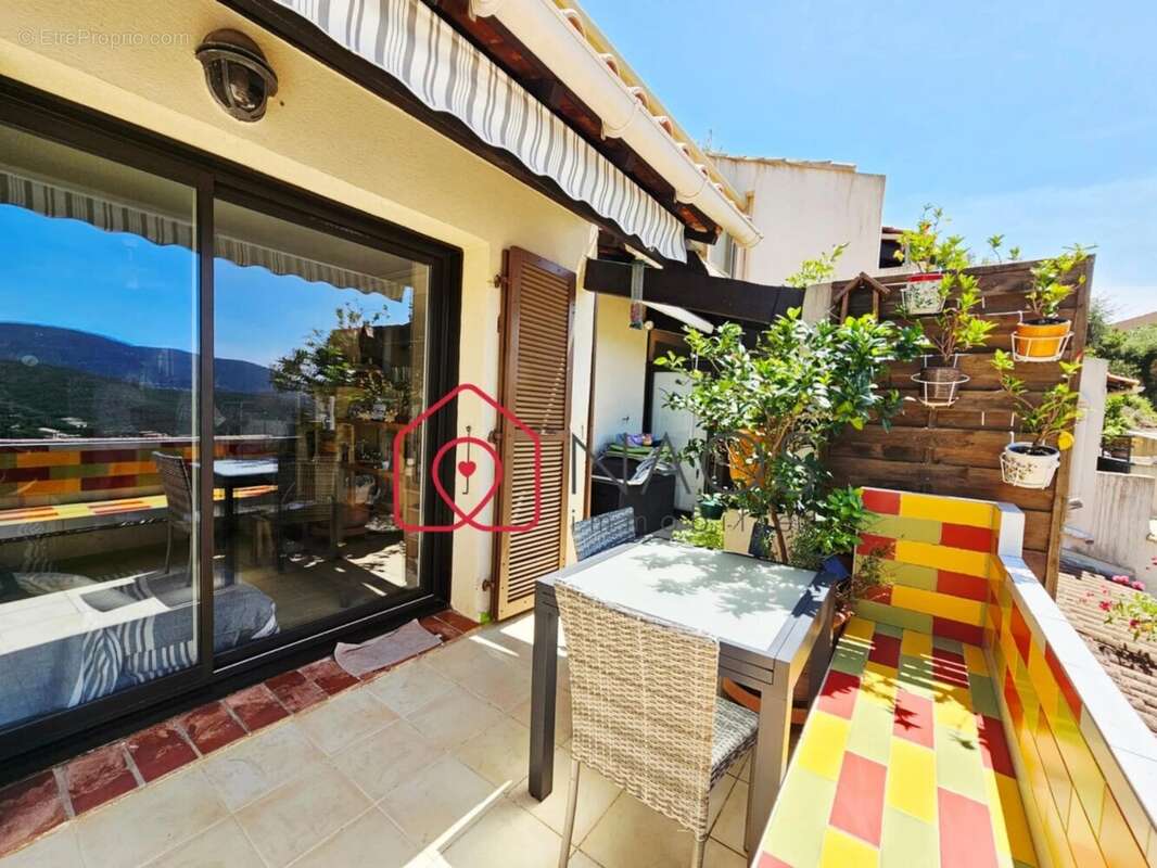 Appartement à LA CROIX-VALMER