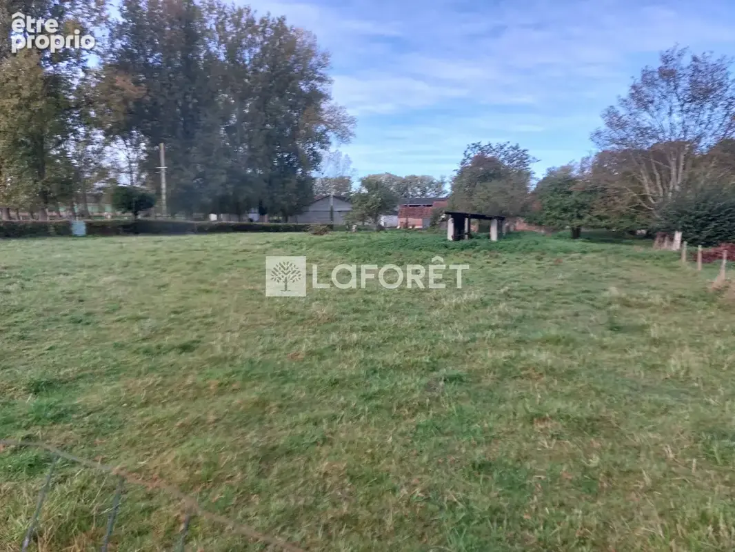 Terrain constructible 2300m² - photo 2