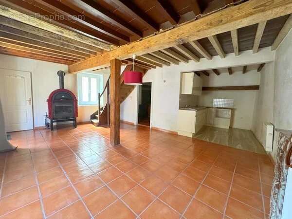 Maison 97 m² à La Motte-Saint-Martin  - photo 2