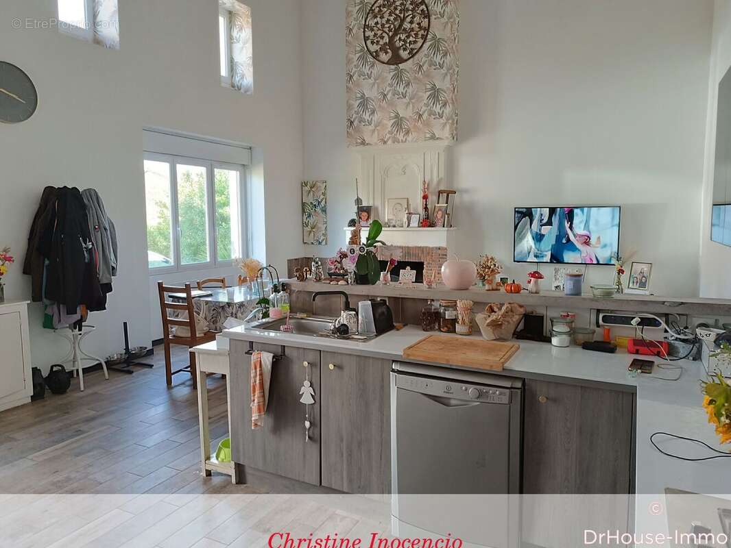 Maison à MONTLIEU-LA-GARDE