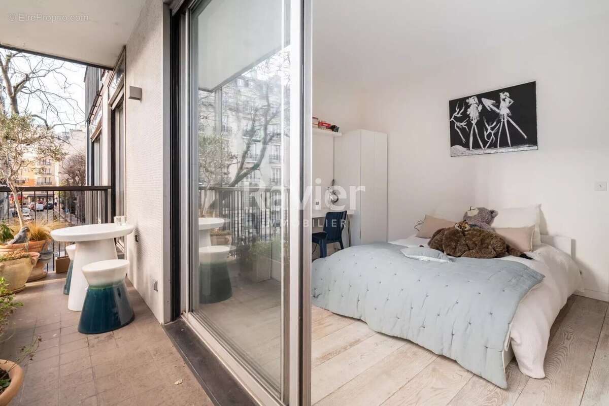 Appartement à PARIS-16E