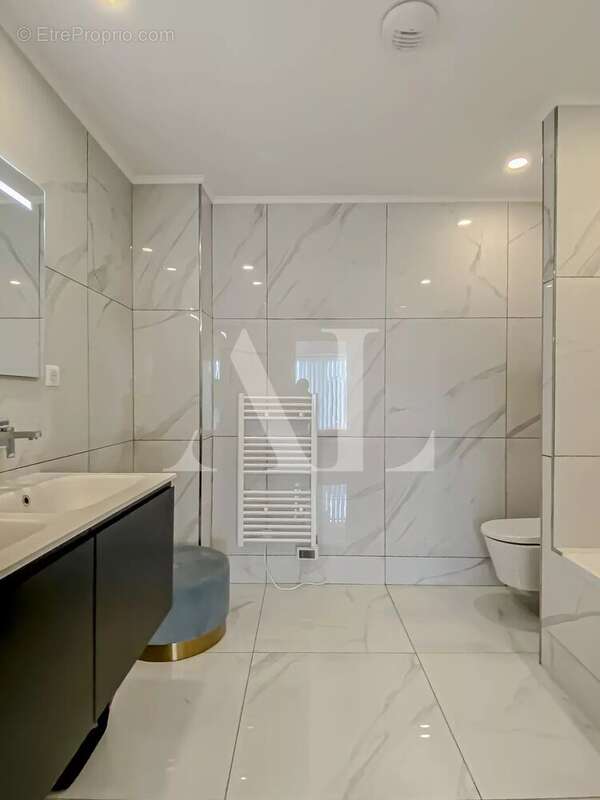 Appartement à VALLAURIS