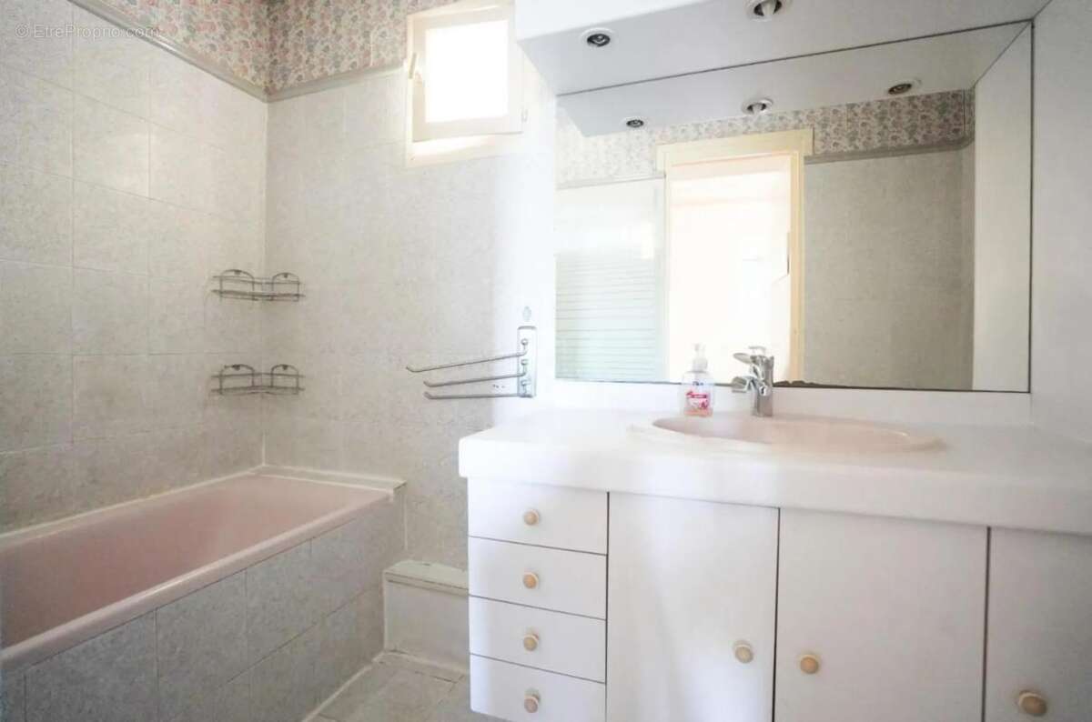 Appartement à FRESNES