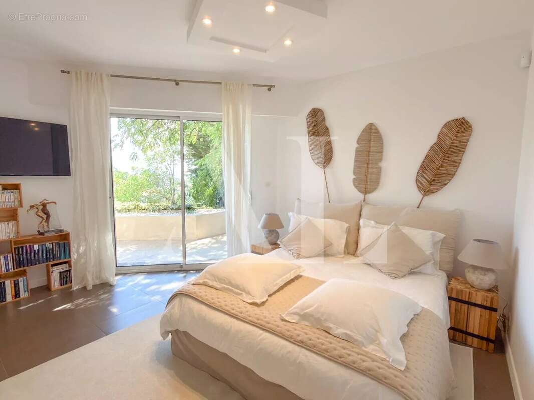 Super-cannes – villa contemporaine avec vue mer panoramique - photo 13