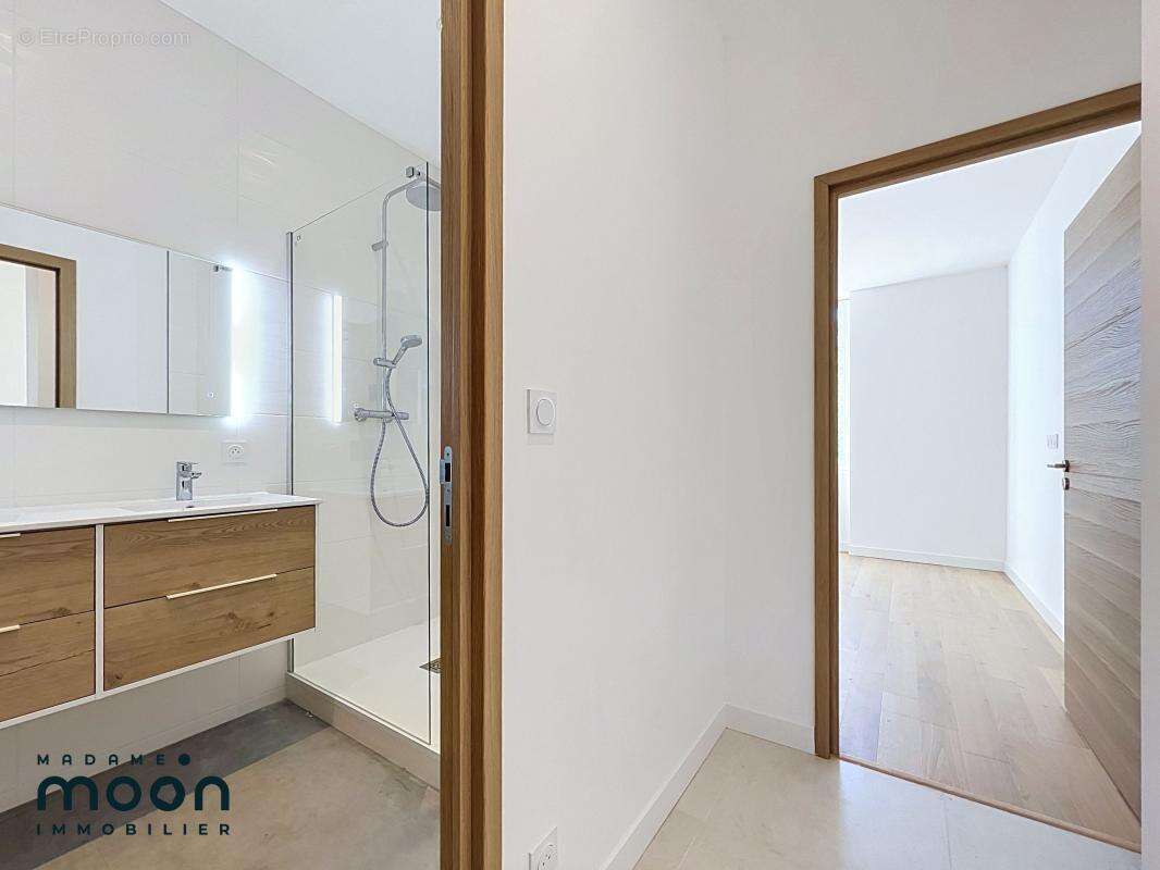 A Vendre - Appartement T3 71m² - Cave - Lyon 7 - photo 12