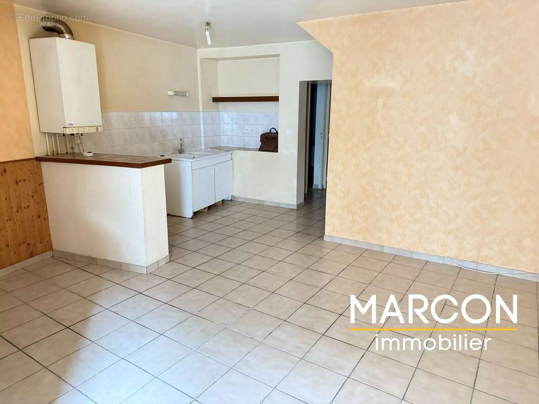 Appartement à SAINT-VAURY