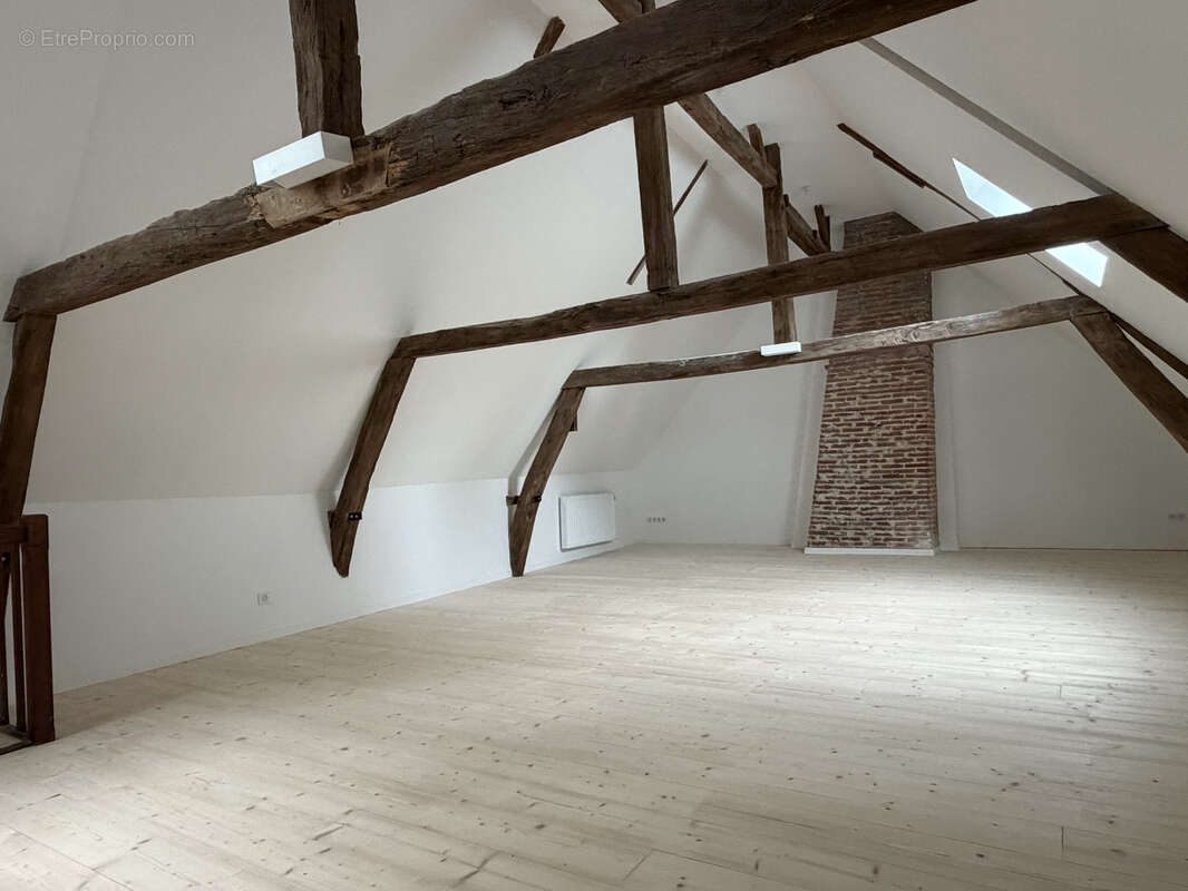 Demeure entièrement rénovée de 230 m2 située à auneuil avec dependances - photo 12