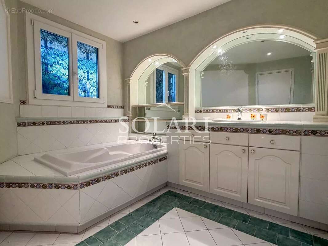 Maison à THEOULE-SUR-MER