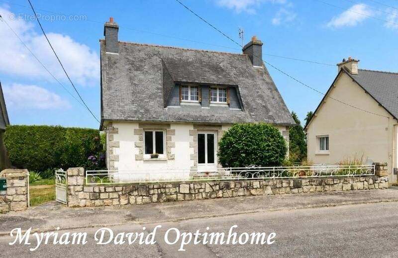 Maison à PLOUGUERNEVEL