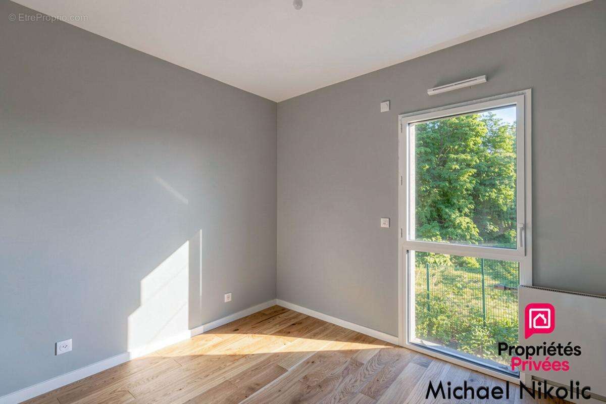 Appartement à CHARBONNIERES-LES-BAINS