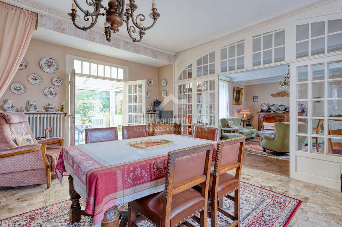 Maison à PAS-EN-ARTOIS