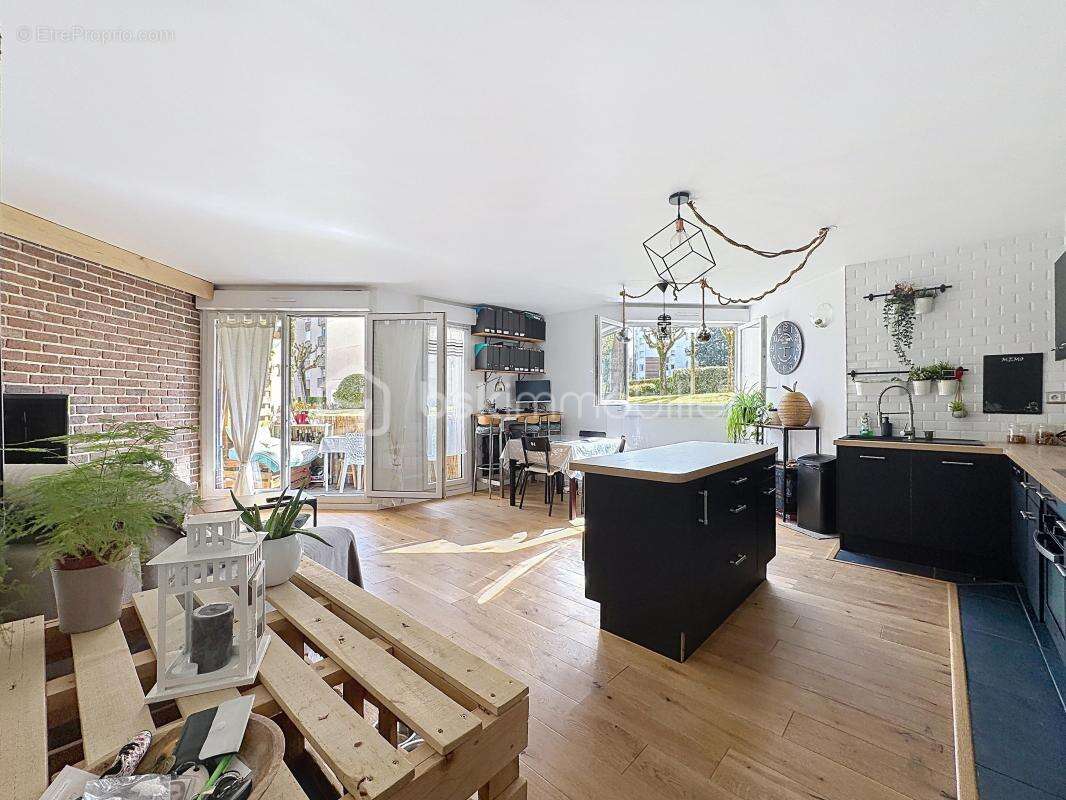 Appartement à MONTIGNY-LE-BRETONNEUX