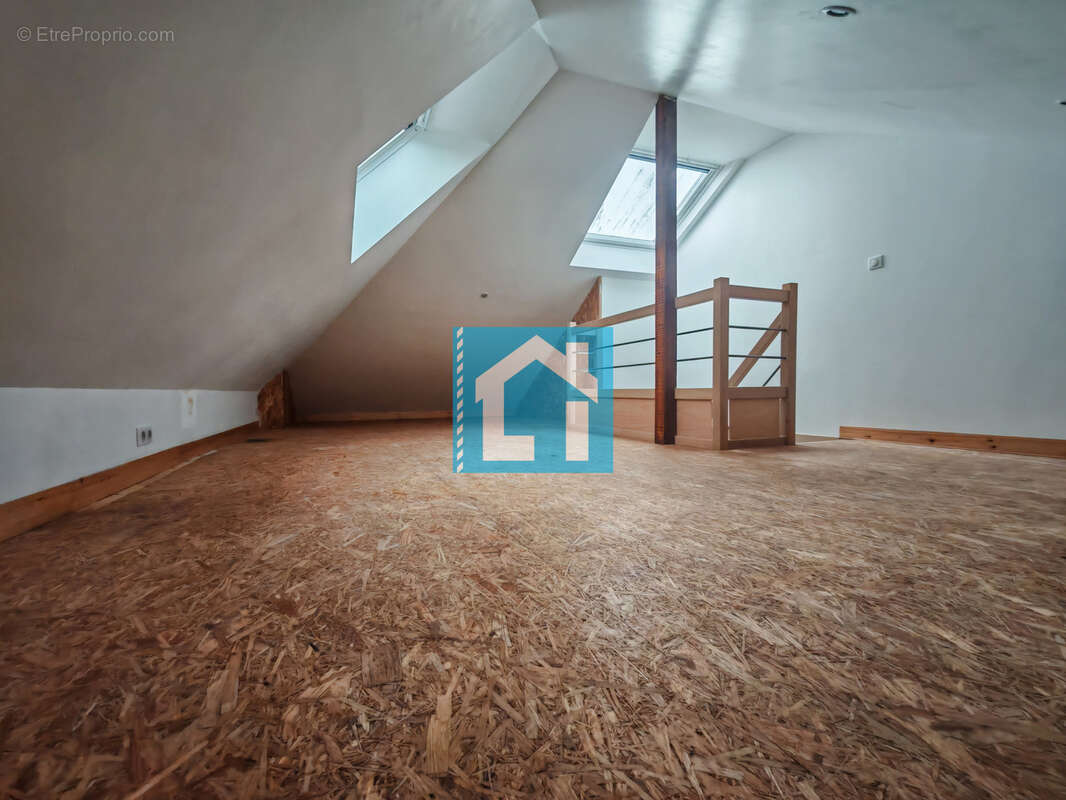 Appartement à DONVILLE-LES-BAINS